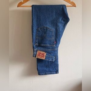 Men's 501 Levi's, 28 Waist, 28 length, Darker Denim